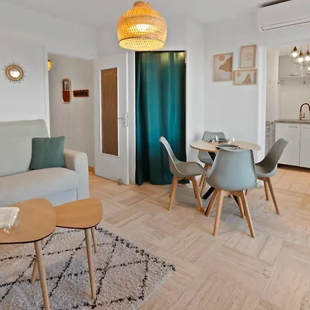 Le Palmier - Centre - Parking - Quiet - Sea Apartament